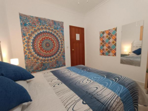 APARTMENT WITH SINGLE ROOMS